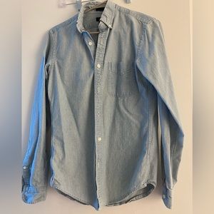 Men’s J. Crew slim fit denim button down size XS